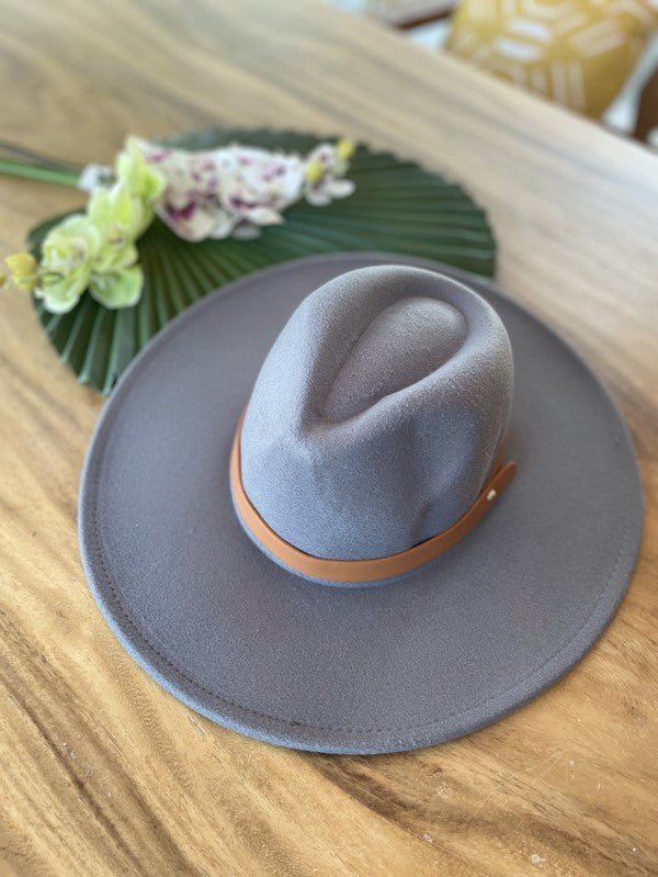 Wide brim panama hat in vegan felt - The Lotus Wave