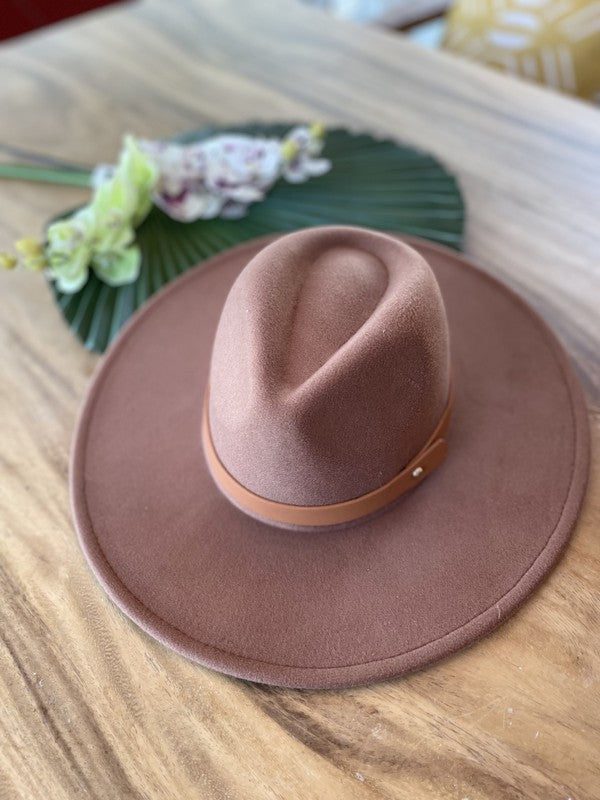 Wide brim panama hat in vegan felt - The Lotus Wave