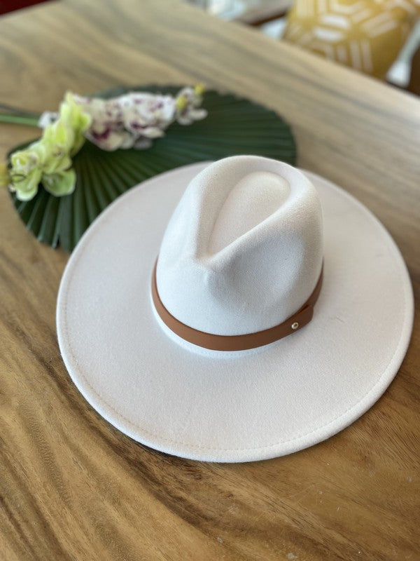 Wide brim panama hat in vegan felt - The Lotus Wave