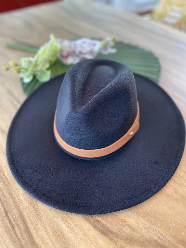 Wide brim panama hat in vegan felt - The Lotus Wave