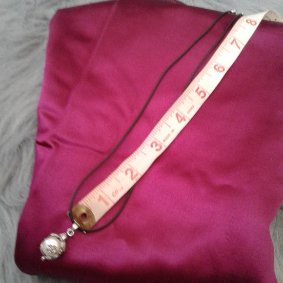 Single real pearl on leather code - The Lotus Wave