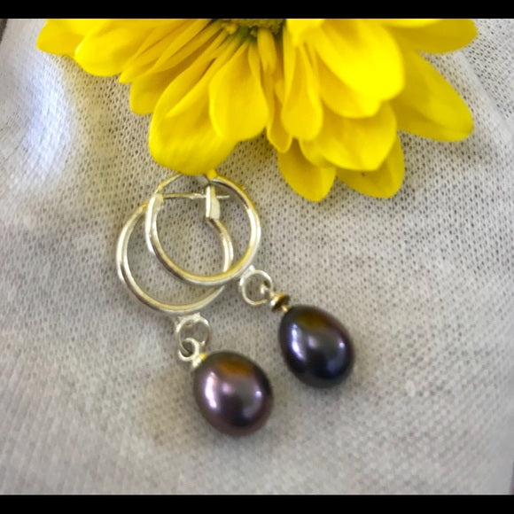Dark gray lavender pearl dangling earrings - The Lotus Wave