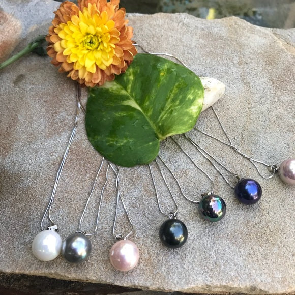 Large dark blue single mother pearl silver chain - The Lotus Wave