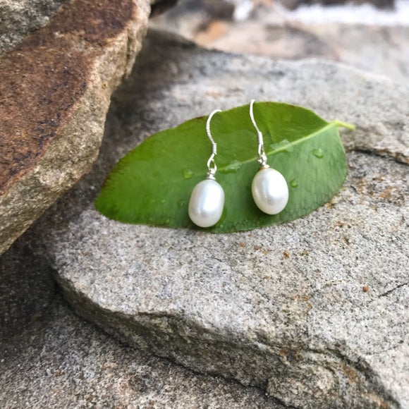 Cream color fresh water authentic pearl earrings - The Lotus Wave