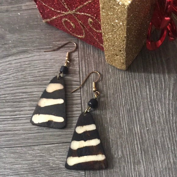 Ethnic African triangle cow bone earrings - The Lotus Wave