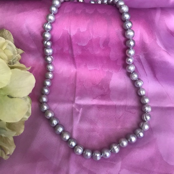 Silver iridescent pearl necklace - The Lotus Wave