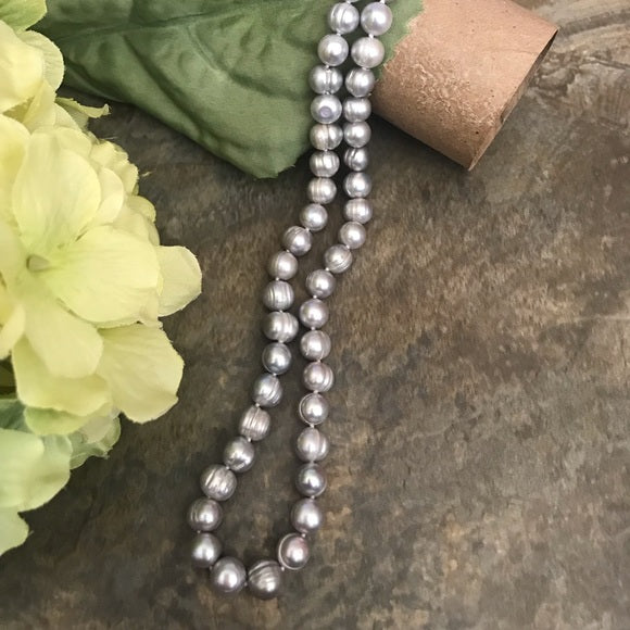 Silver iridescent pearl necklace - The Lotus Wave