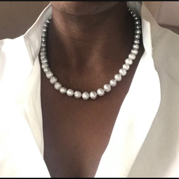 Silver iridescent pearl necklace - The Lotus Wave