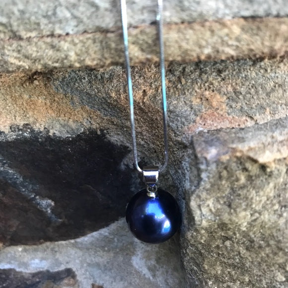 Large dark blue single mother pearl silver chain - The Lotus Wave 