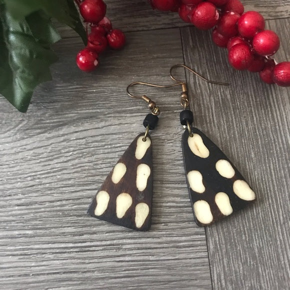 Ethnic African triangle cow bone earrings - The Lotus Wave 